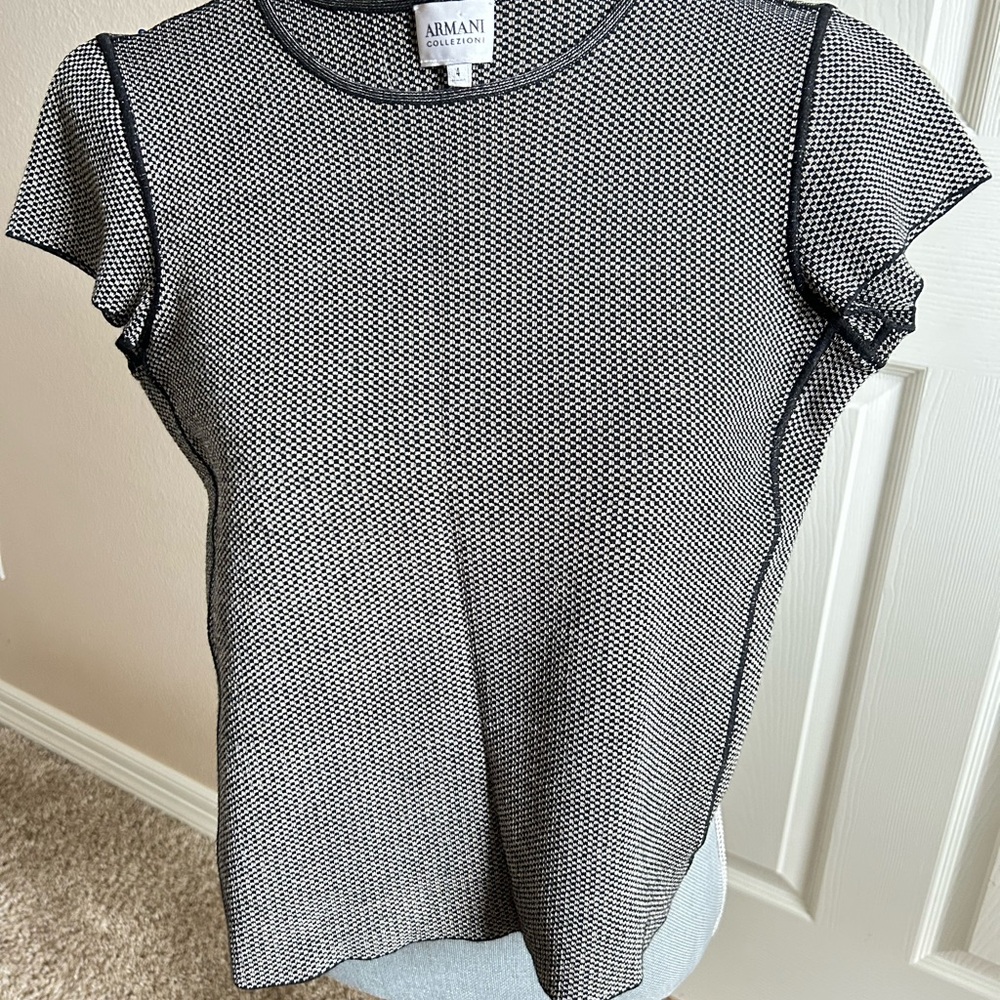 Armani Collezioni Top. Size 4 - Picture 2 of 2